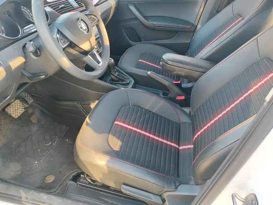 Skoda Rapid Spaceback — миниатюра 9