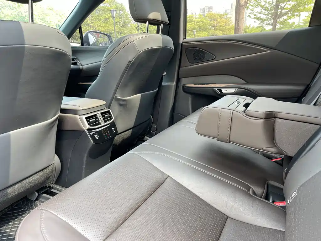 Lexus RX 2023 — фото 15