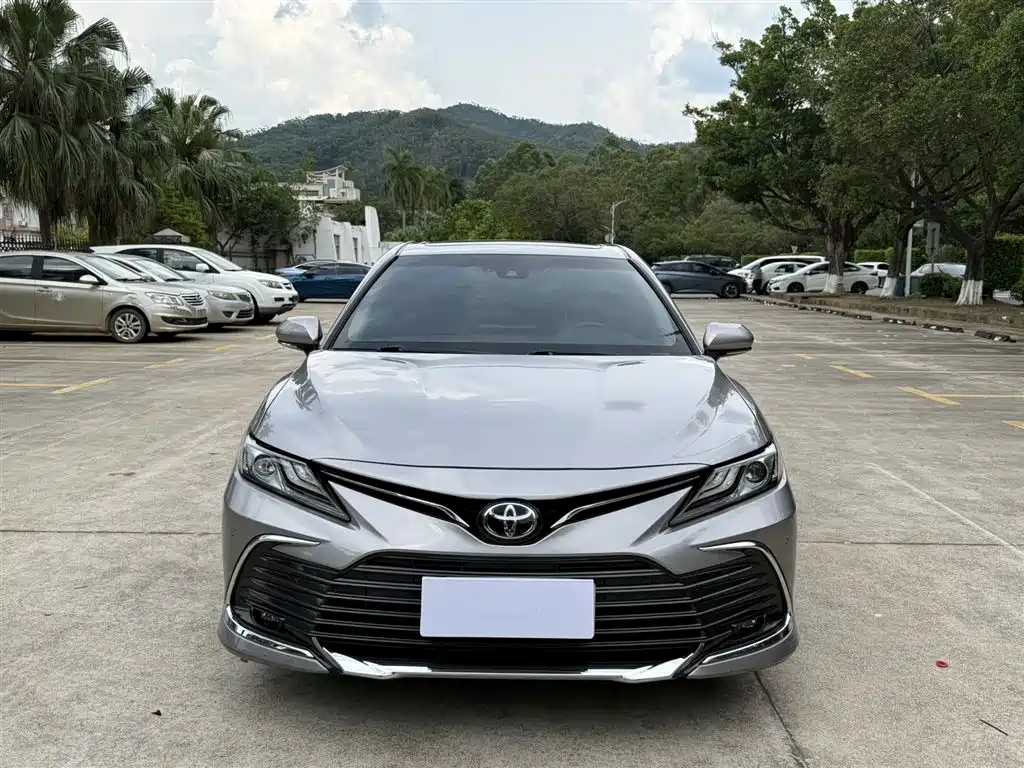 Toyota Camry 2023 2.0G Luxury