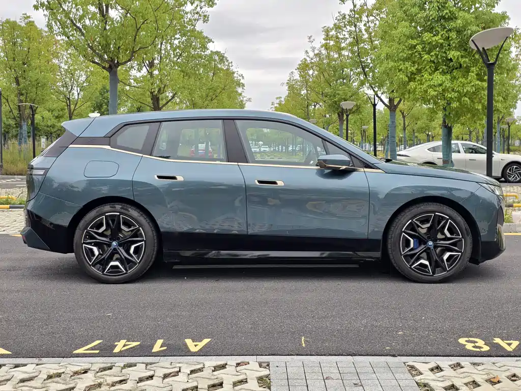 BMW iX — миниатюра 8
