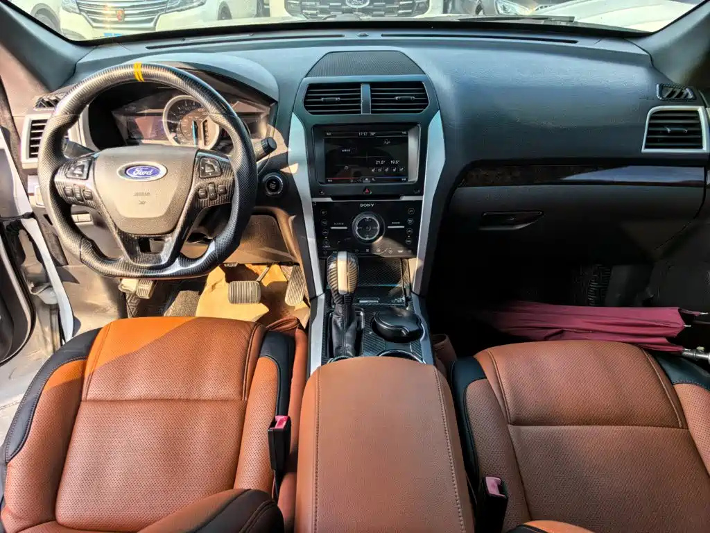 Ford Explorer (Import) — миниатюра 11