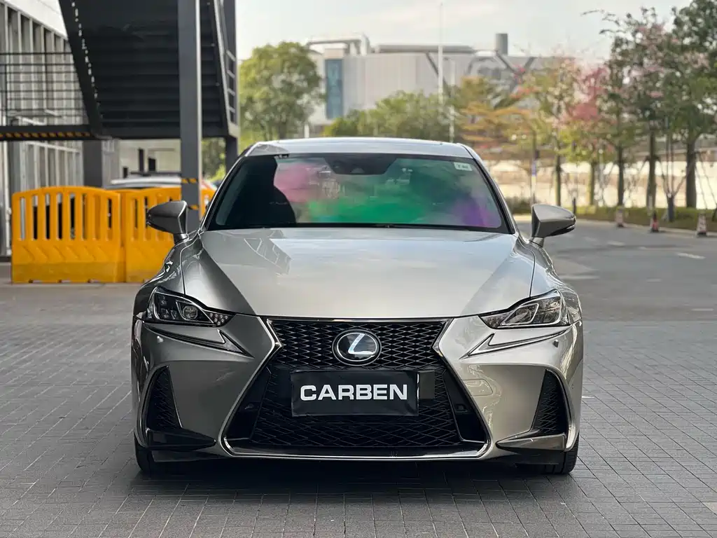LEXUS IS