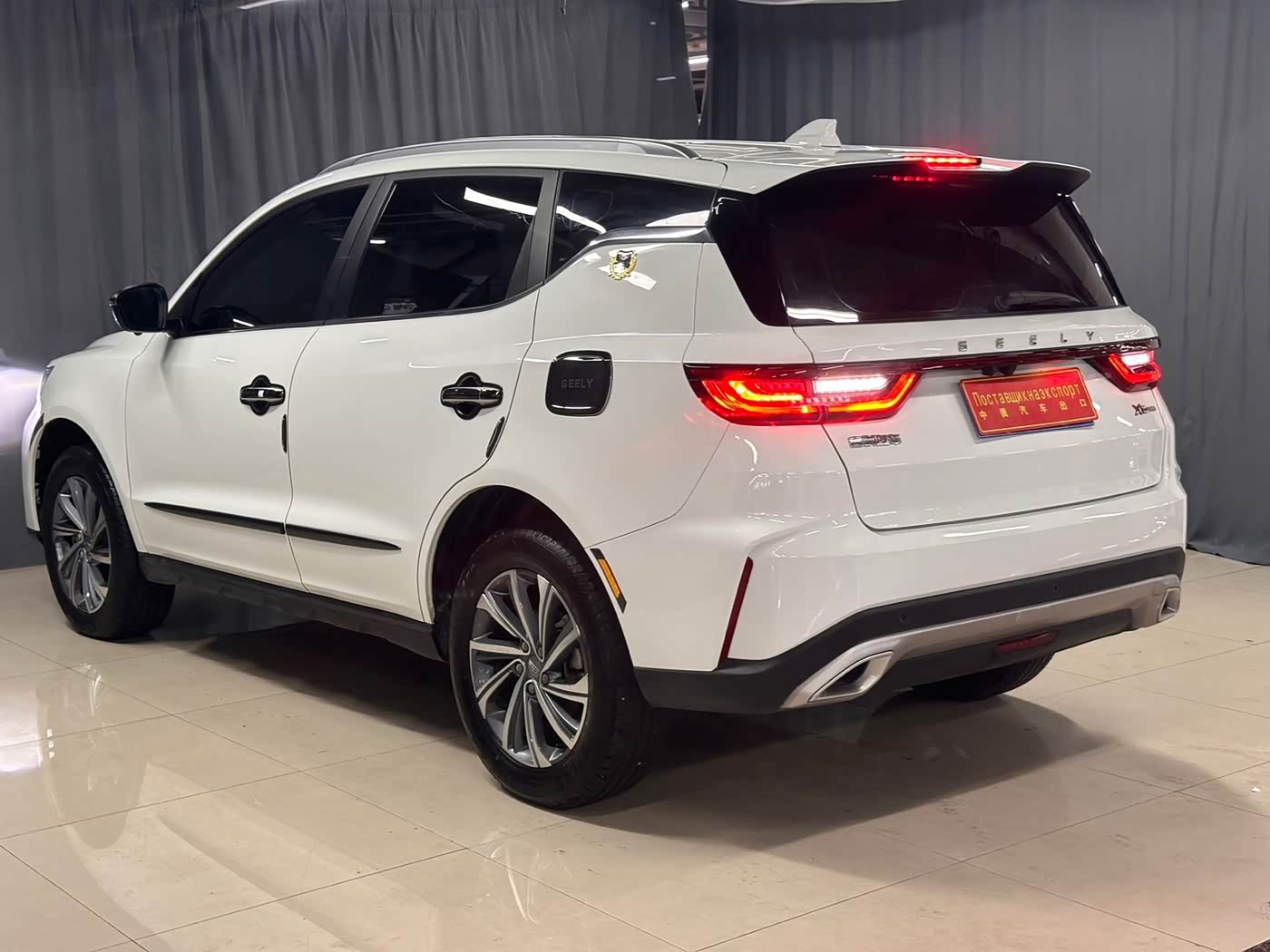 Geely Emgrand X6 1.4 л 2023 г. Белый, пробег 24000 км