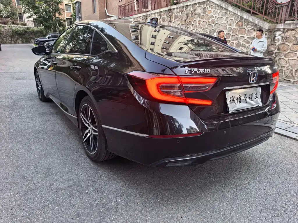 Honda Accord — миниатюра 9