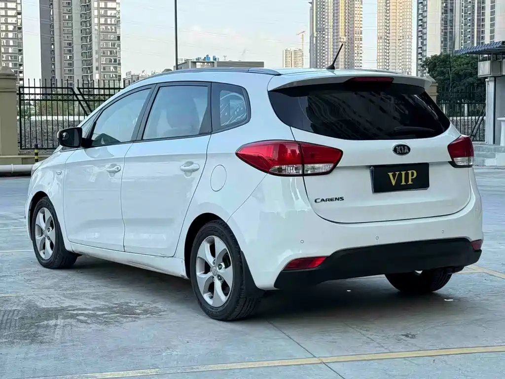 Kia Carens — миниатюра 6
