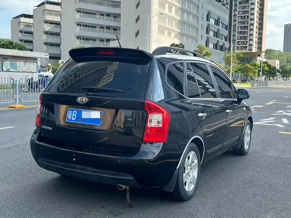 Kia Carens — миниатюра 6