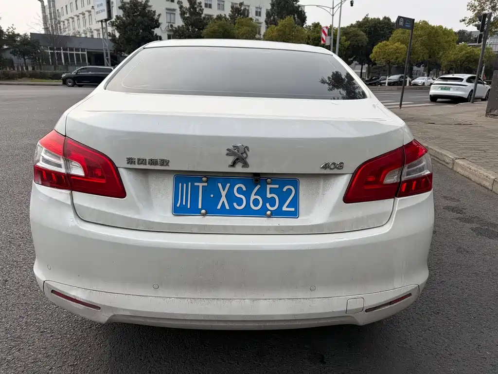 PEUGEOT 408