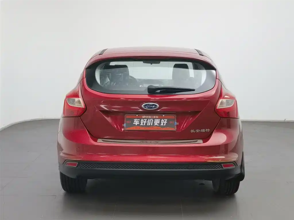 Ford Focus 2012 1.6L AT