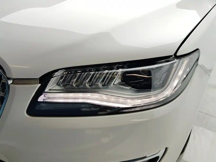 Lincoln MKZ — миниатюра 5