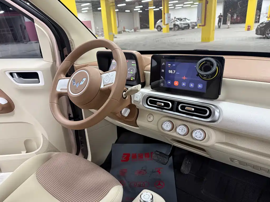 Wuling MINIEV — миниатюра 7