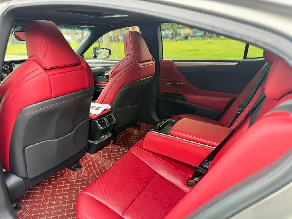 Lexus ES — миниатюра 13
