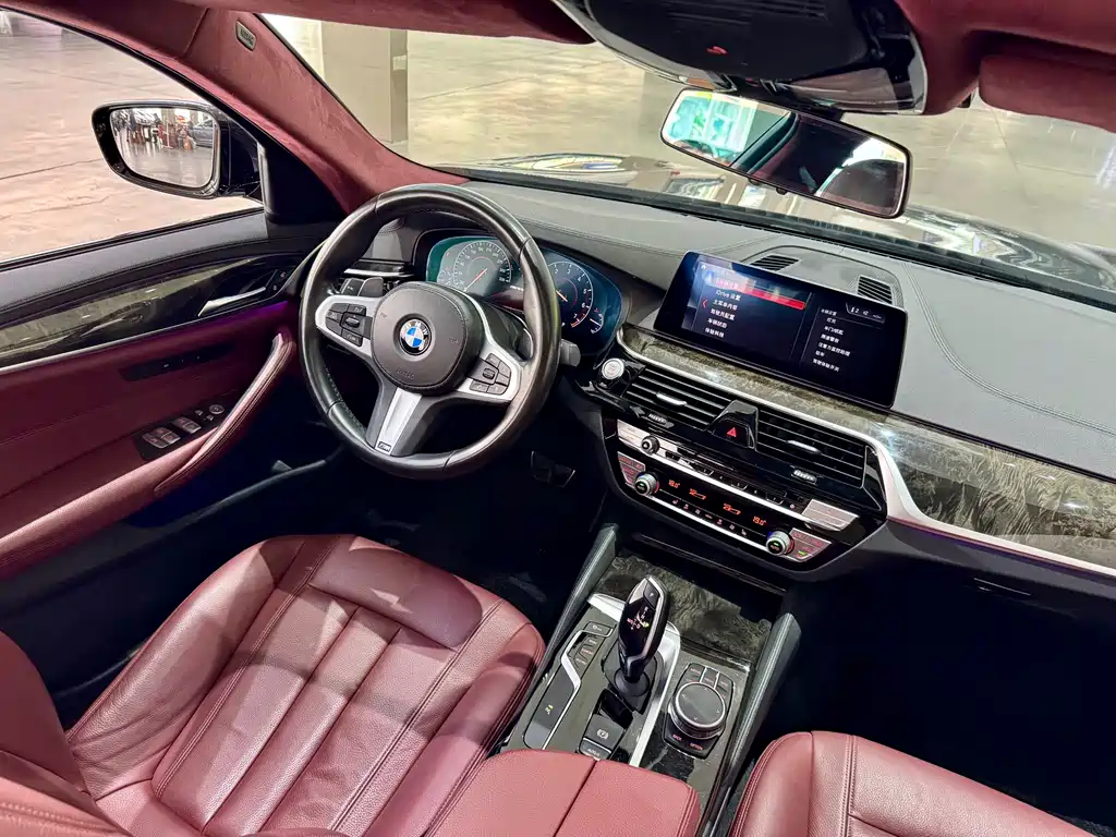 BMW 5 Series — миниатюра 8