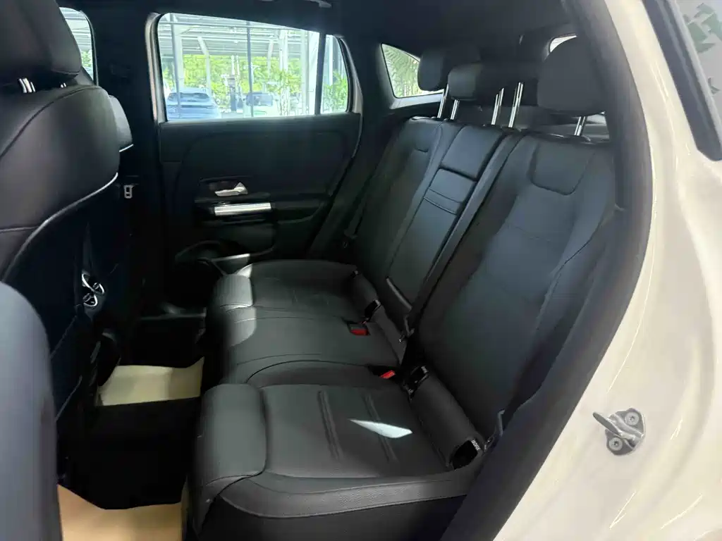 Mercedes-Benz GLA — миниатюра 11