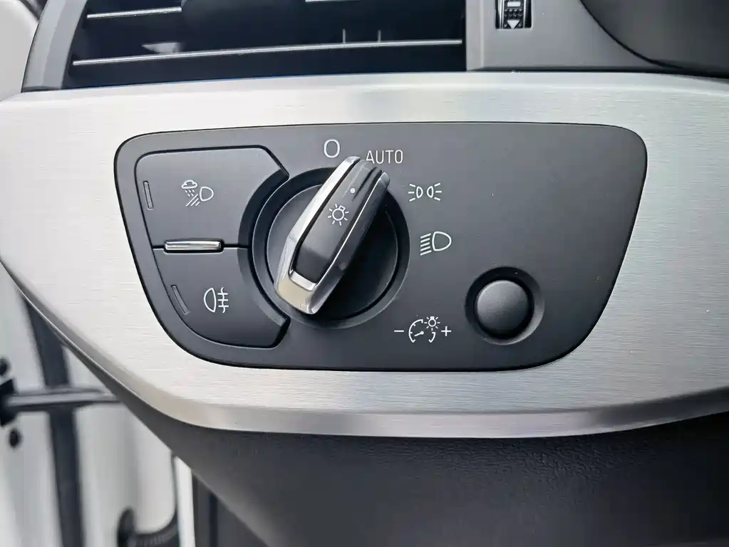 Audi A4L — миниатюра 13