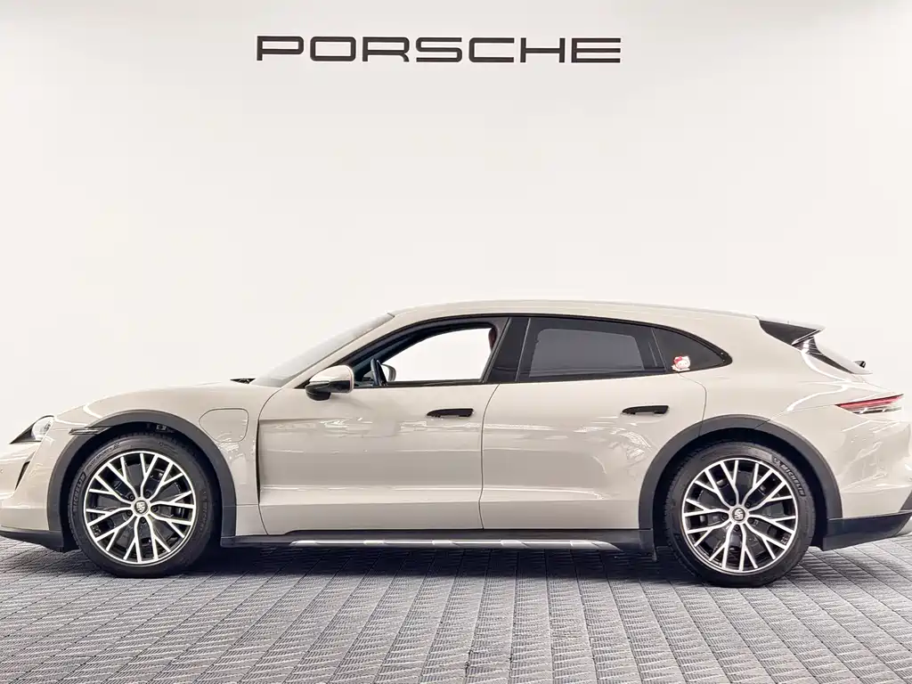 Porsche Taycan — миниатюра 4