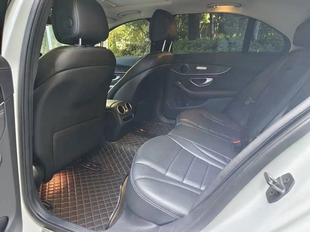 Mercedes-Benz C-Class — миниатюра 7