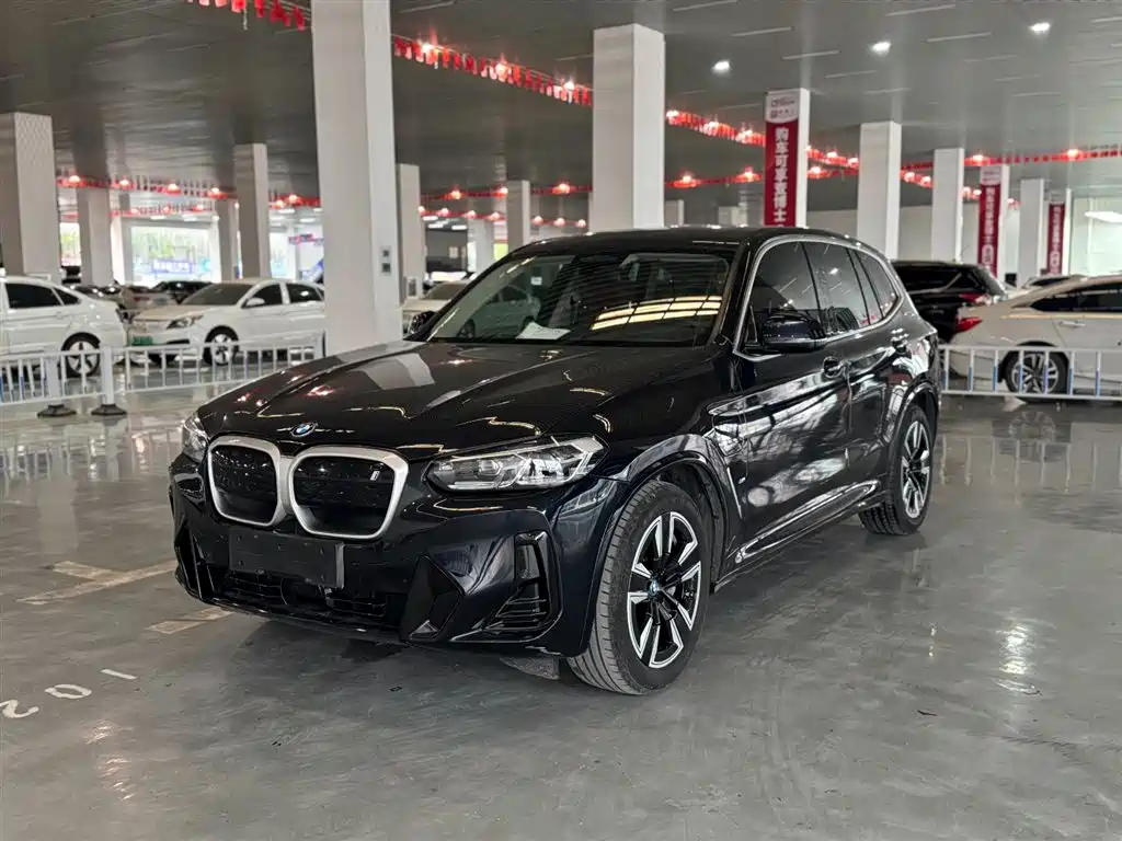 BMW iX3 2023