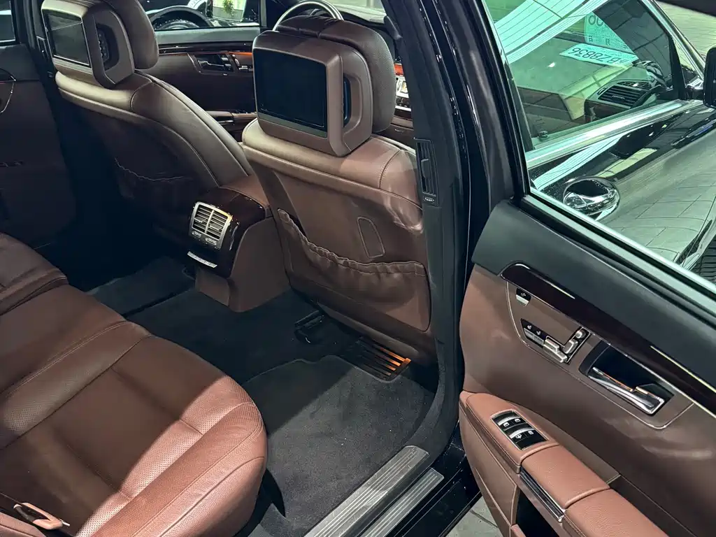 Mercedes-Benz S-Class — миниатюра 8