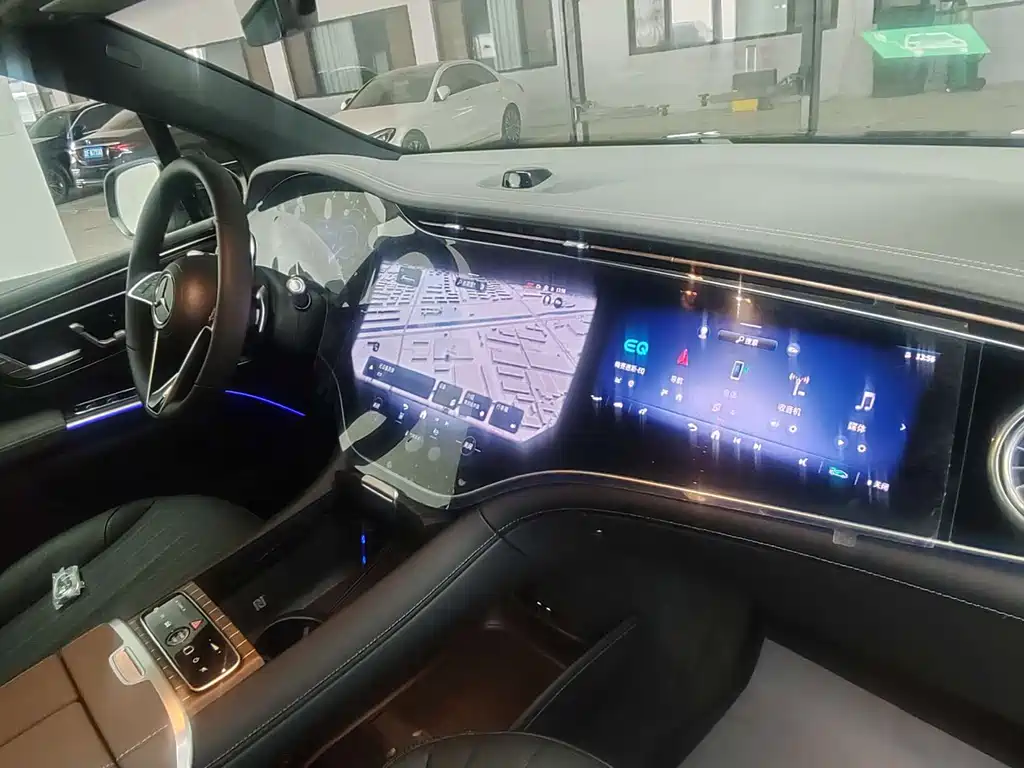 Mercedes-Benz EQS SUV — миниатюра 9