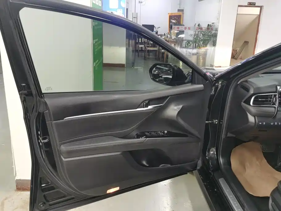 Toyota Camry — миниатюра 7