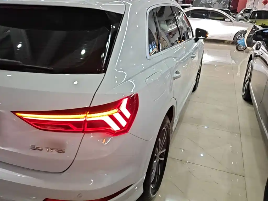 Audi Q3 2022 35 TFSI