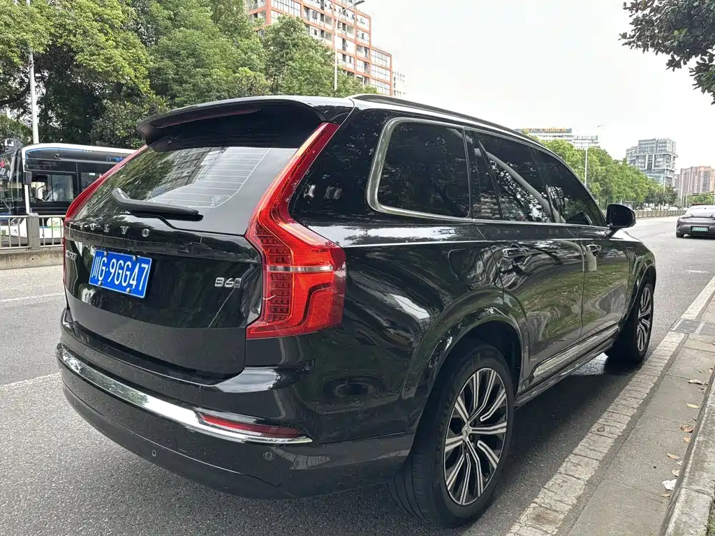 Volvo XC90 — миниатюра 8