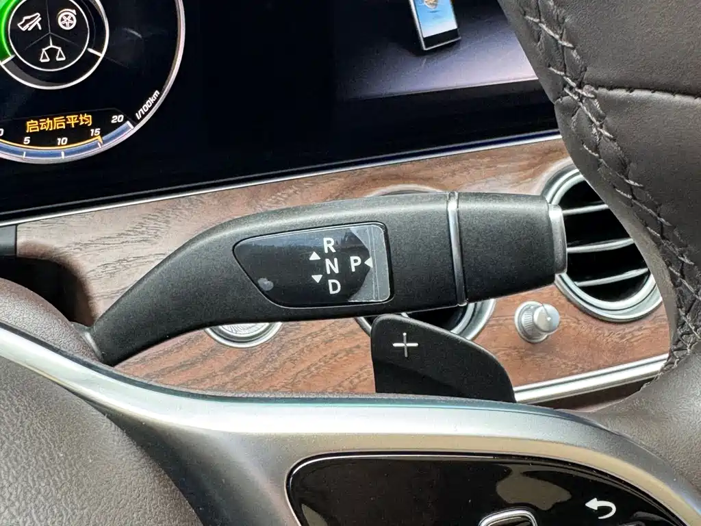 Mercedes-Benz E-Class — миниатюра 19