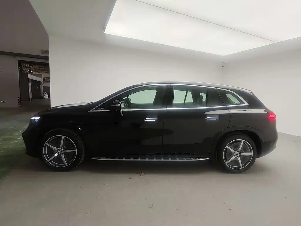 Mercedes-Benz EQS SUV — миниатюра 4