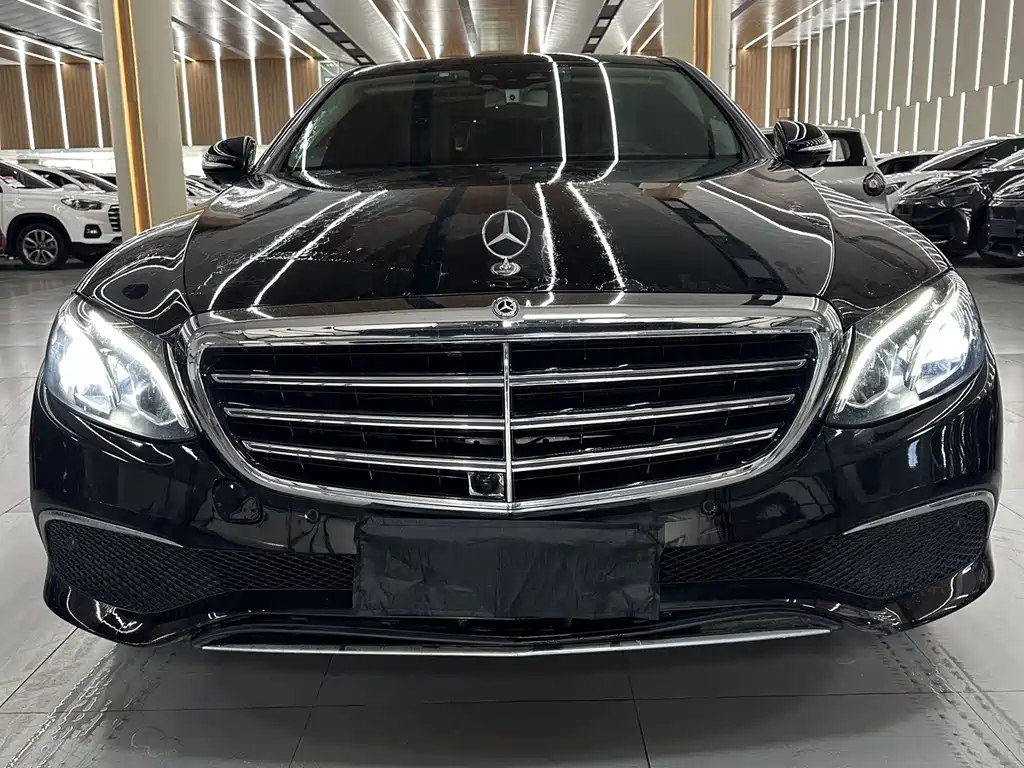 Mercedes-Benz E-Class — миниатюра 2