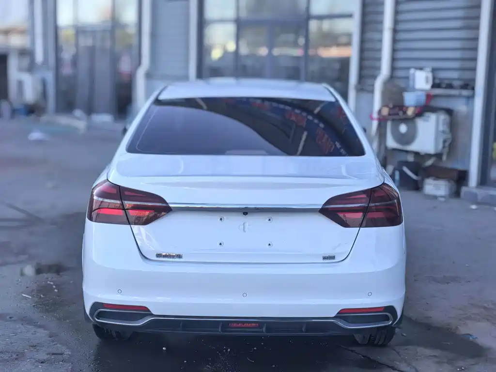 Geely Emgrand — миниатюра 5