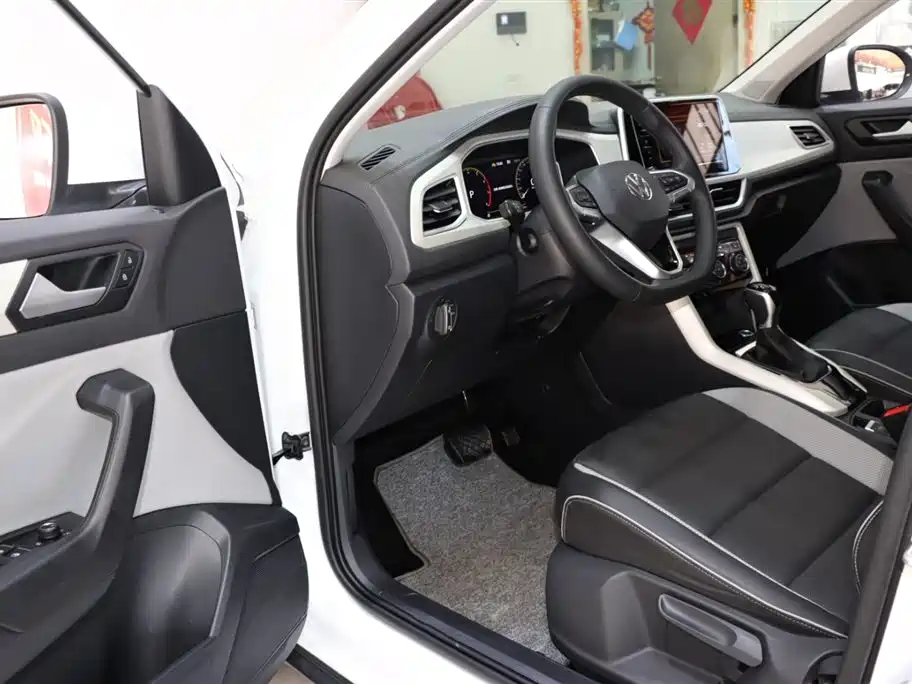 VOLKSWAGEN T ROC EXPLORING SONGS