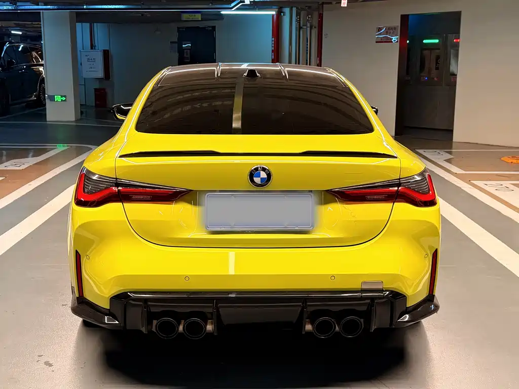 BMW M4 2023 M4