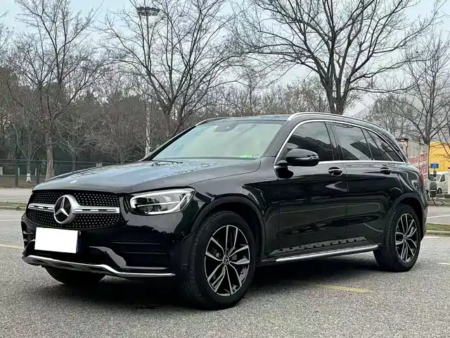 MERCEDES-BENZ GLC