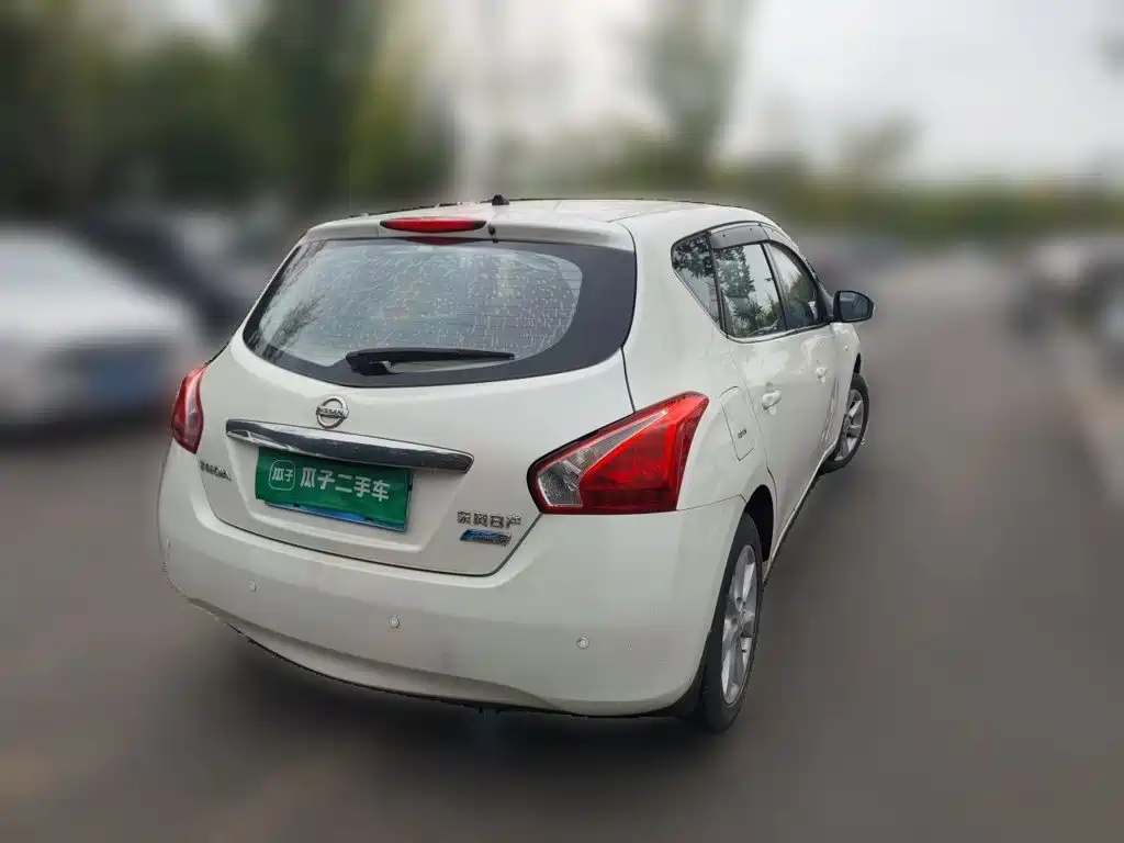Nissan Tiida — миниатюра 4