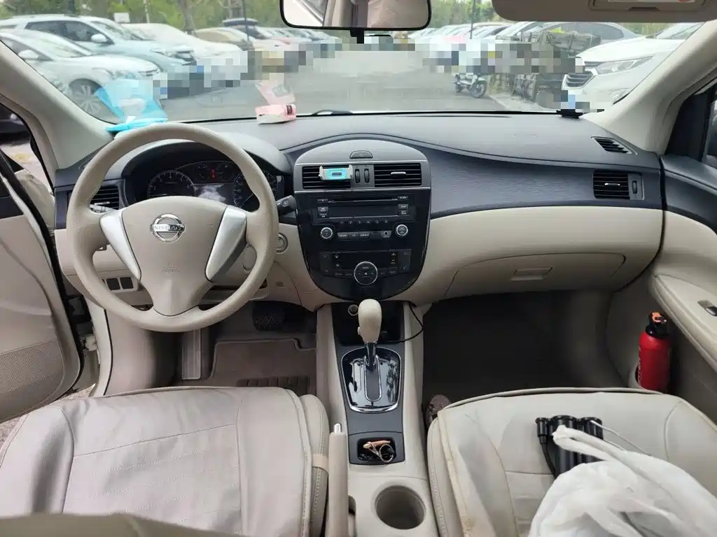 Nissan Tiida — миниатюра 5