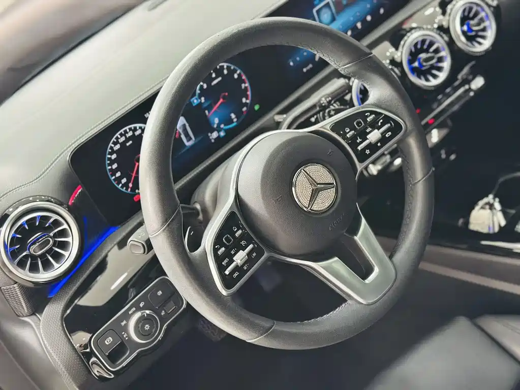 MERCEDES-BENZ A CLASS