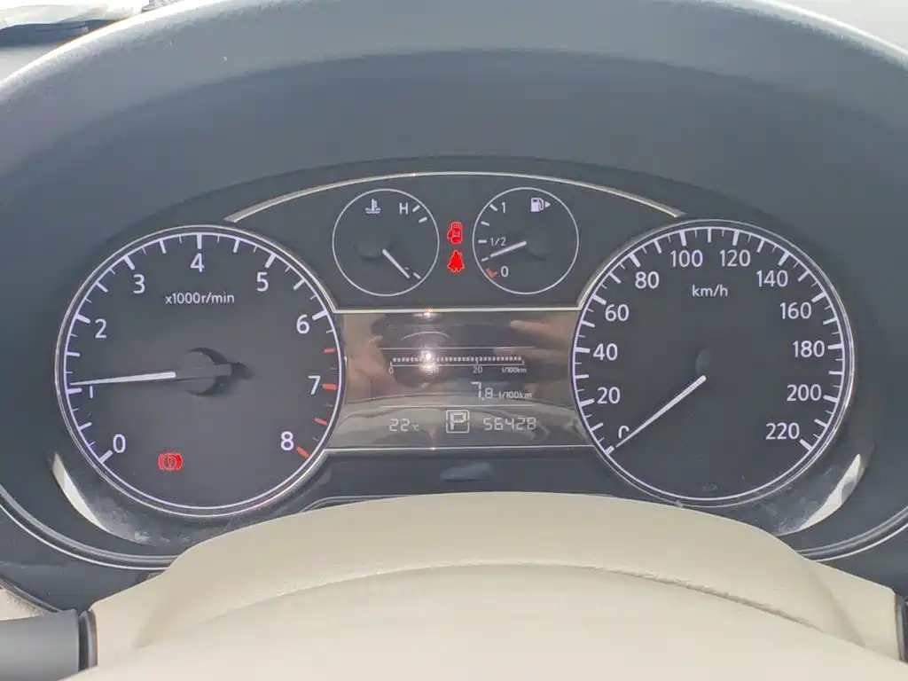 Nissan Tiida — миниатюра 7
