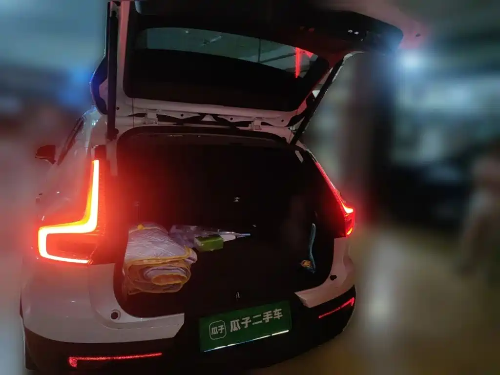 Volvo XC40 — миниатюра 10