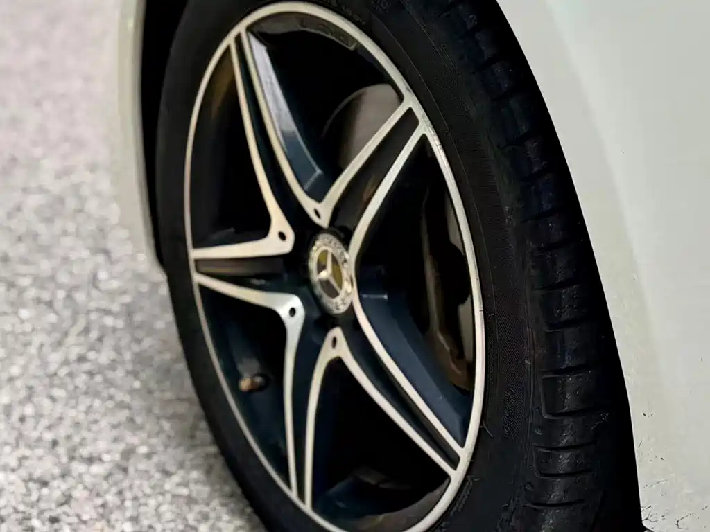 Mercedes-Benz E-Class (Import) — миниатюра 11