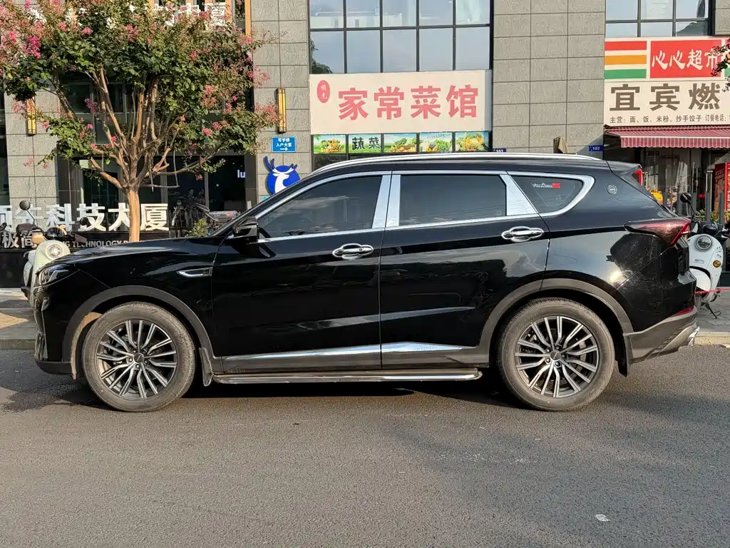 Jetour X70 PLUS - фото 3