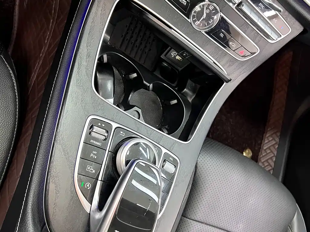 Mercedes-Benz E-Class — миниатюра 28