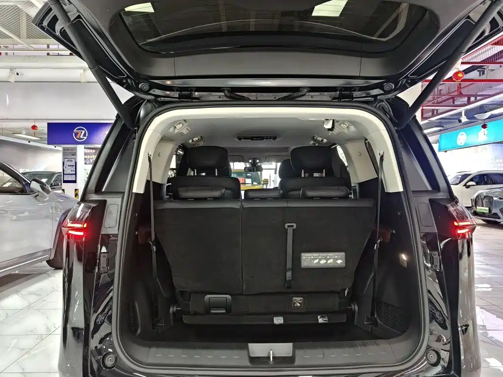 GAC Motor 传祺E8 PHEV — миниатюра 19