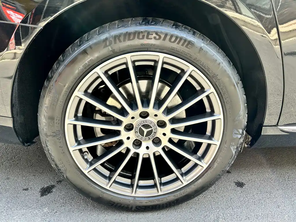 Mercedes-Benz E-Class — миниатюра 14