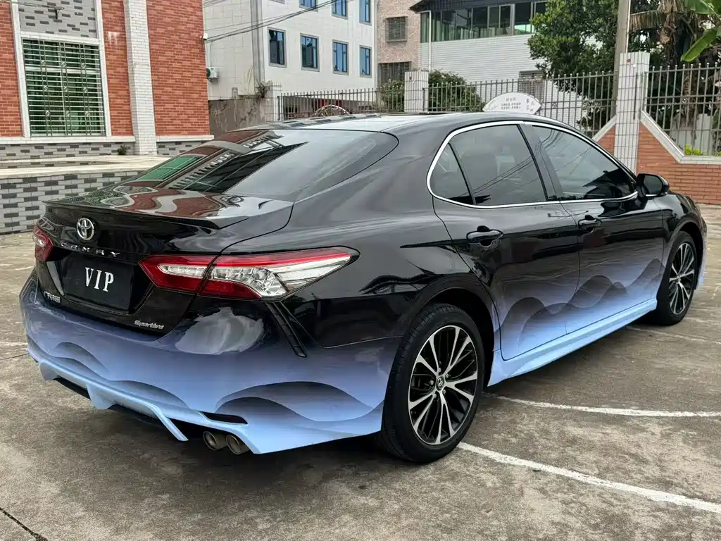 TOYOTA CAMRY