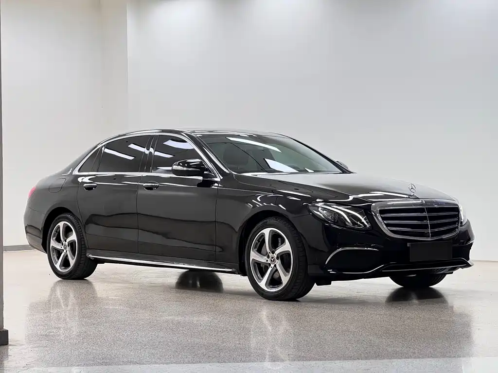 Mercedes-Benz E-Class — миниатюра 3