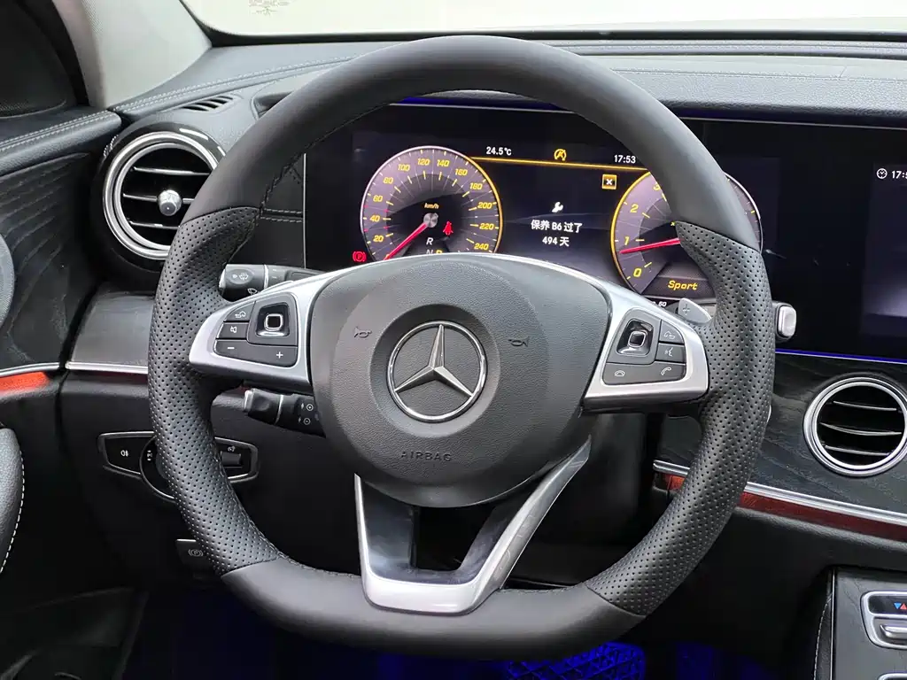 Mercedes-Benz E-Class — миниатюра 26