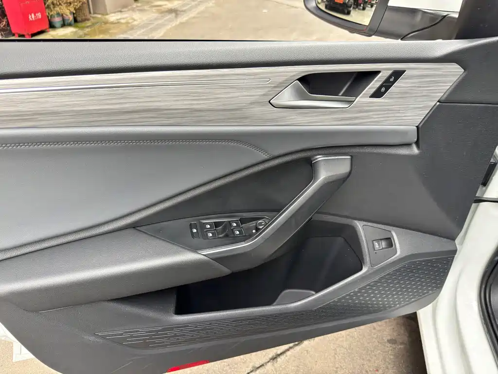 Volkswagen Sagitar — миниатюра 13