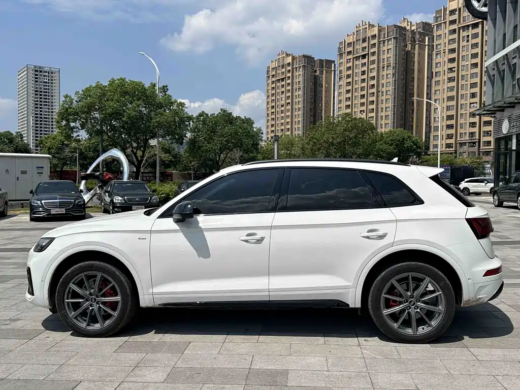 Audi Q5L — миниатюра 7