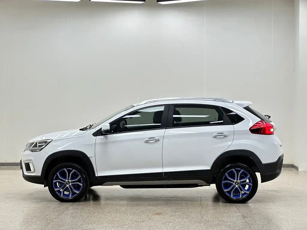 Chery New Energy Tiggo 3xe — миниатюра 7