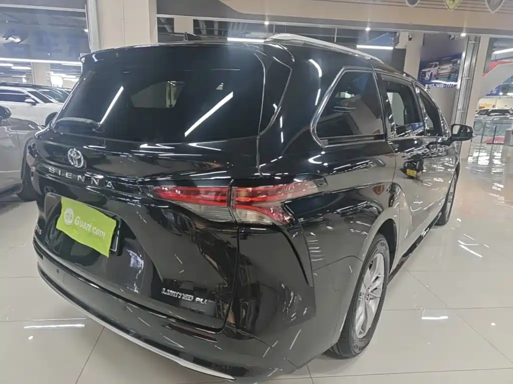 Toyota Sienna — миниатюра 7